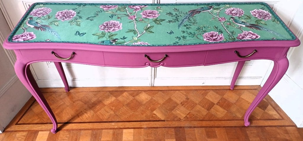 Roze, aubergine side table, tafel, rozen, vogels, 3 lades, 100 tot 150 cm, Ophalen of Verzenden, Zo goed als nieuw, Overige houtsoorten