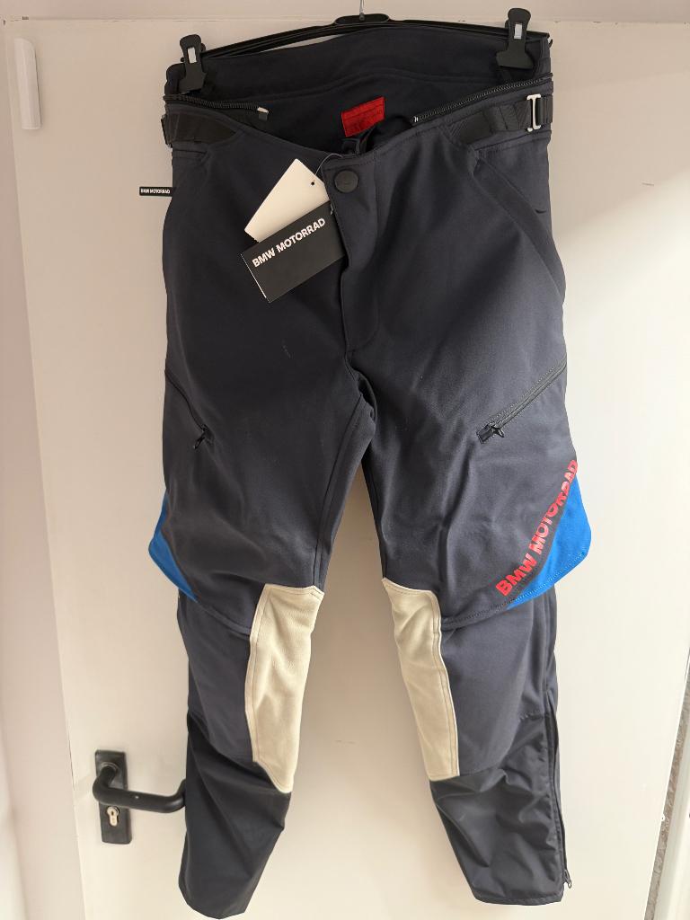 BMW GS Karakum GTX broek grijs – maat 52 – nieuw, Motoren, Kleding | Motorkleding, Broek | textiel, BMW Motorrad, Nieuw met kaartje