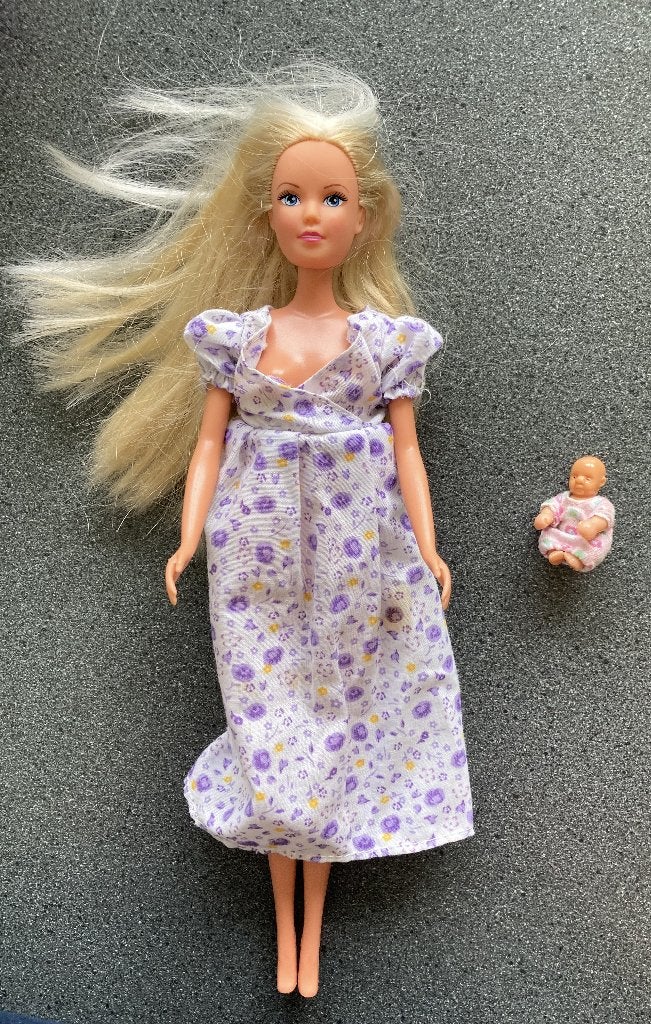 zwangere Barbie zgan, Kinderen en Baby's, Speelgoed | Poppen, Ophalen of Verzenden, Zo goed als nieuw, Barbie