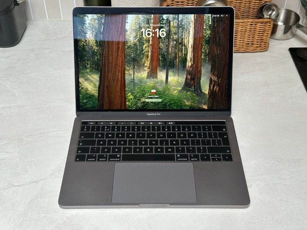 MacBook Pro 13″ 2019 i5 8GB – OpenClaw agentmachine, Gebruikt, Qwerty, 8 GB, 13 inch
