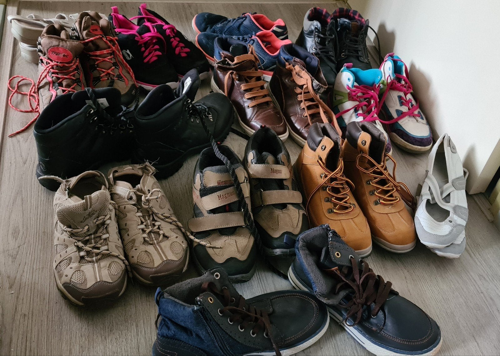 rommelmarkt zie advertentie, Ophalen, Jongen, Schoenen