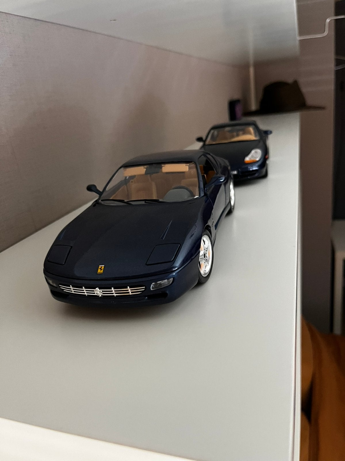 Model autos, Hobby en Vrije tijd, Modelauto's | 1:18, Ophalen, Zo goed als nieuw, Bburago