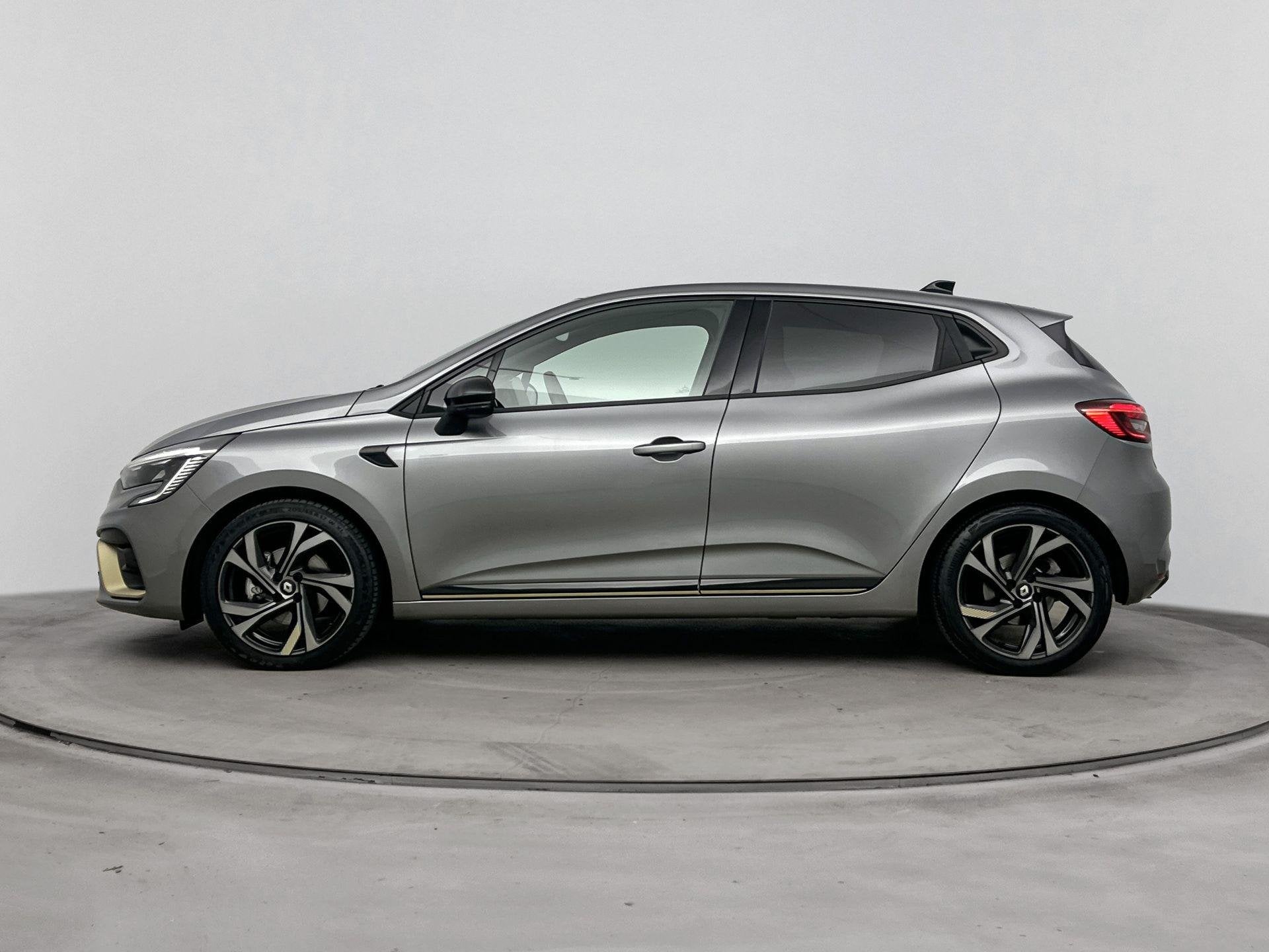 Renault Clio 1.6 E-Tech Hybrid 145 E-Tech Engineered | Pack, Auto's, Renault, Gebruikt, Euro 6, Leder en Stof, 23 km/l