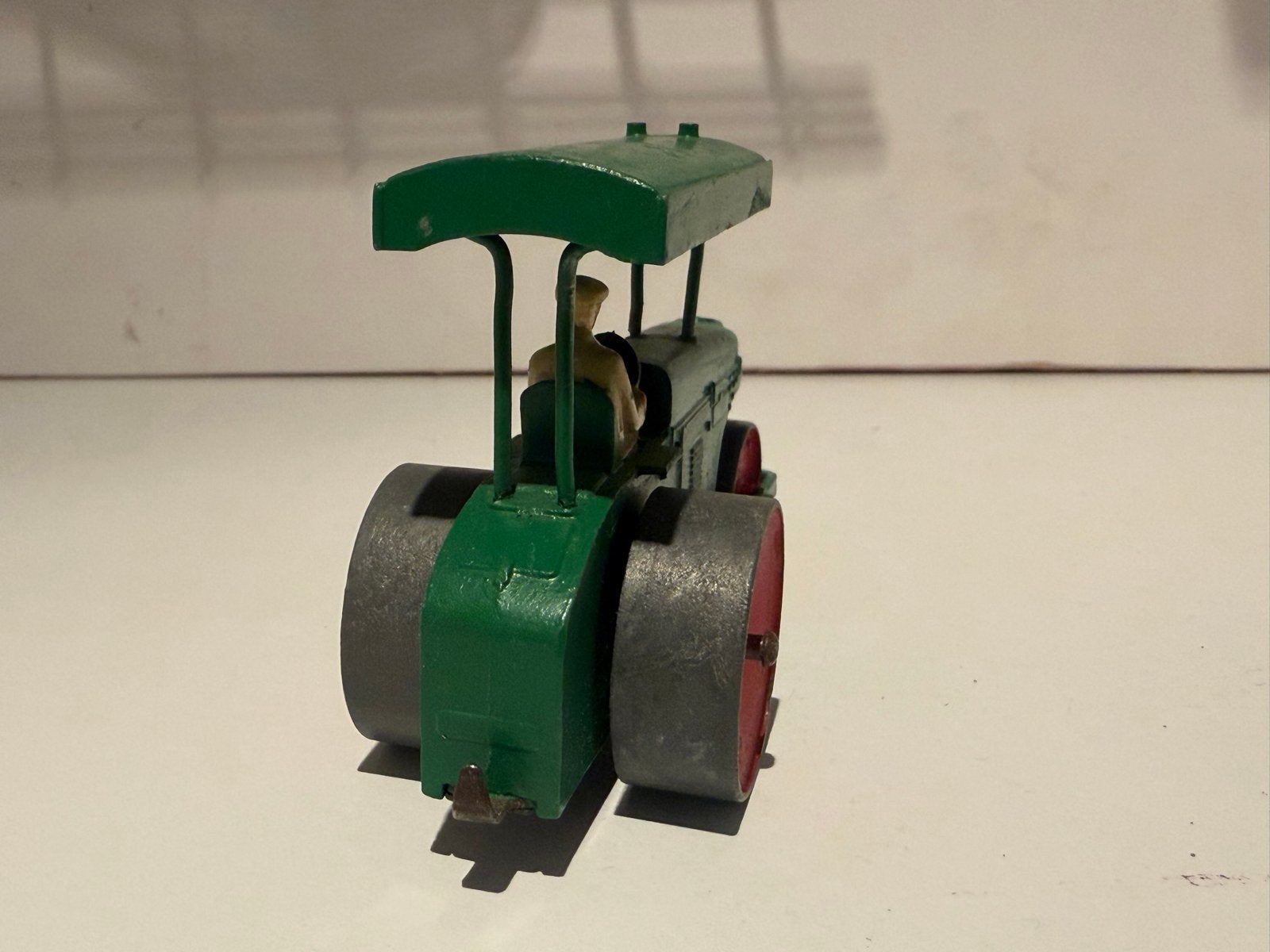 Vintage Dinky Toys Wegenwals Groen met Bestuurder, Ophalen of Verzenden, Gebruikt