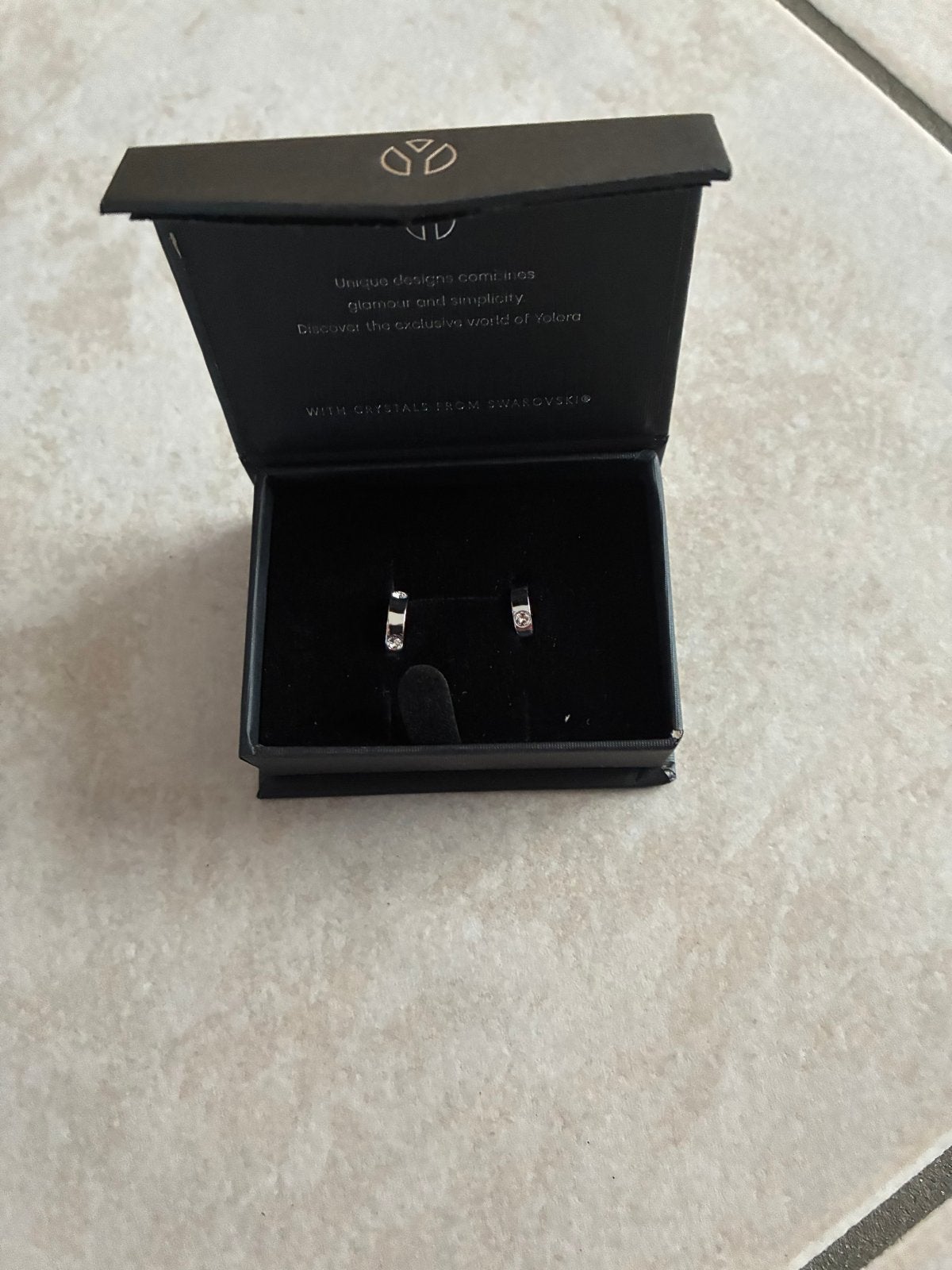 Yolora Oorbellen met Swarovski Kristallen, Met kristal, Overige materialen, Ophalen of Verzenden, Zo goed als nieuw