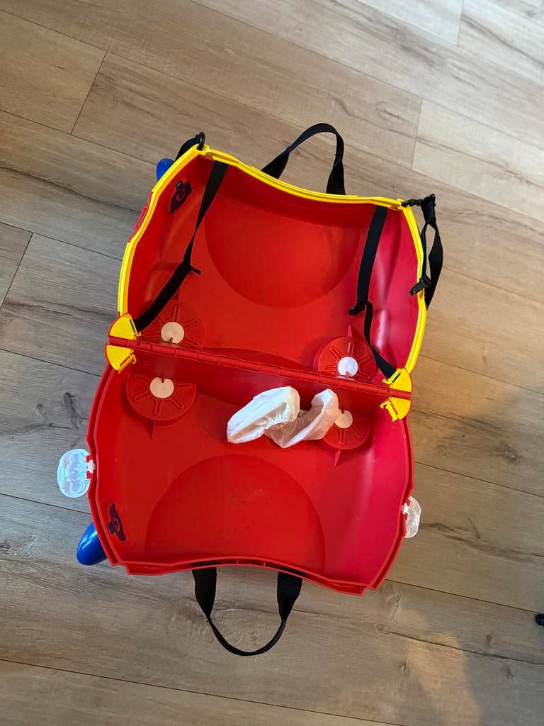 Trunki Kinderkoffer Brandweer met Wieltjes - Rijdbare Koffer, Sieraden, Tassen en Uiterlijk, Koffers, Gebruikt, Hard kunststof