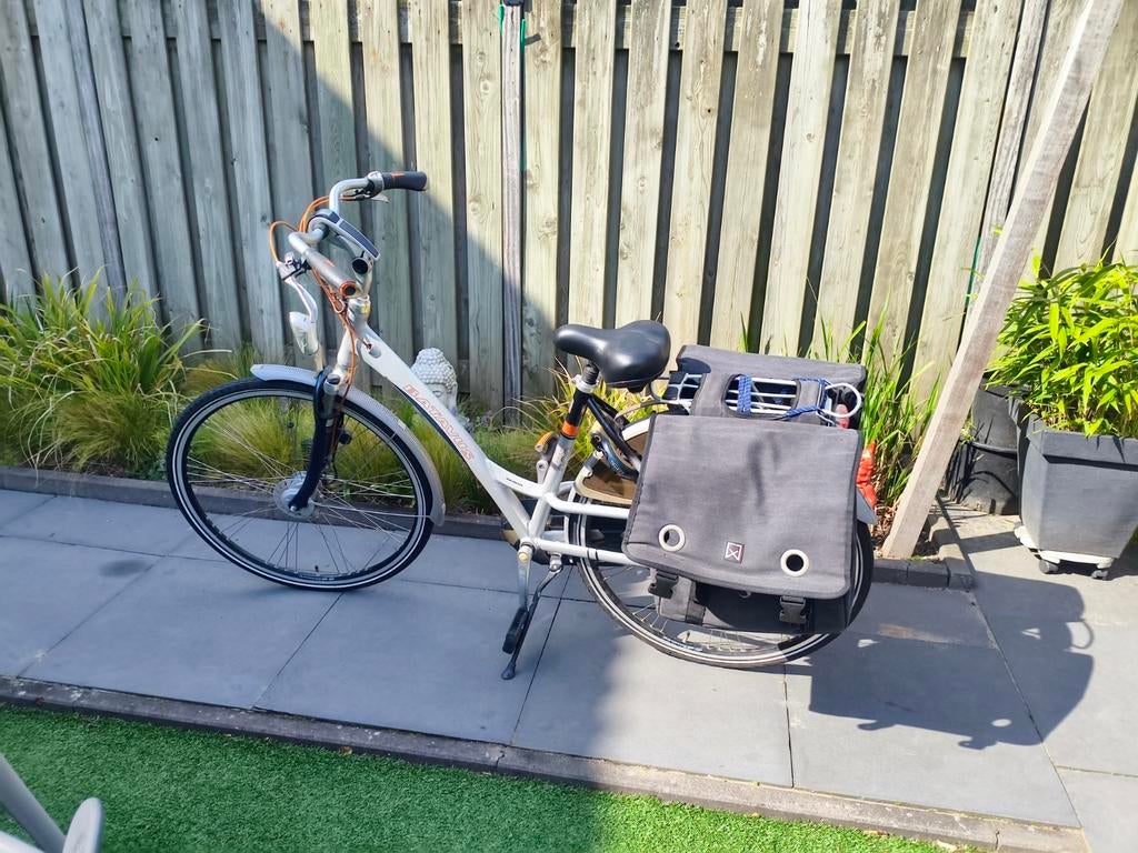 Damesfiets Batavus Weekend frame 48 met Willex 52 l fietstas, Fietsen en Brommers, Fietsen | Dames | Moederfietsen, Ophalen, Gebruikt