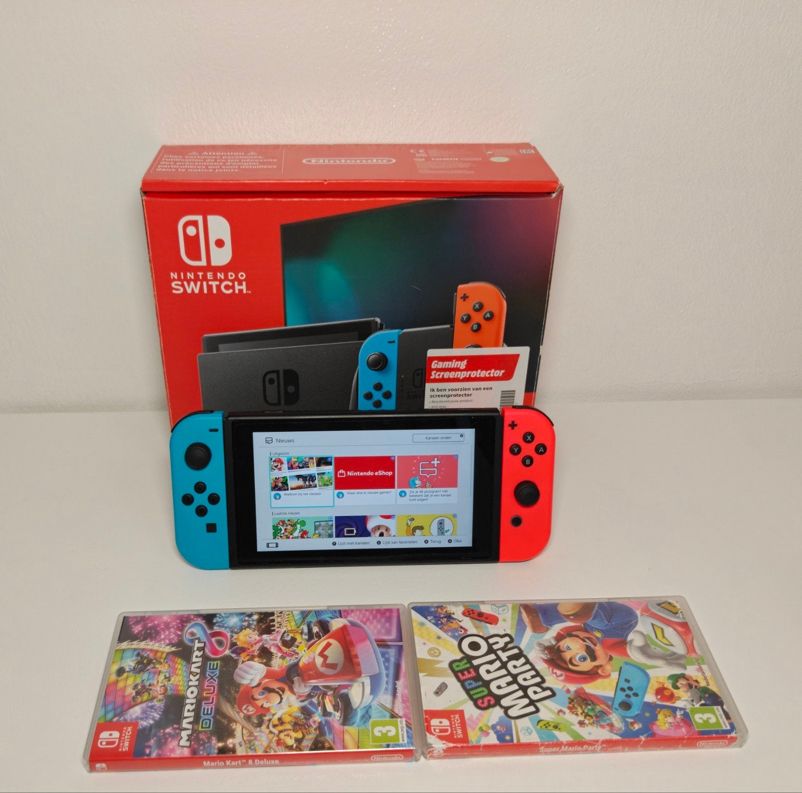 Nintendo Switch V2 met 2 games, Nintendo, Racen en Vliegen, Zo goed als nieuw, Info@nintendo.de