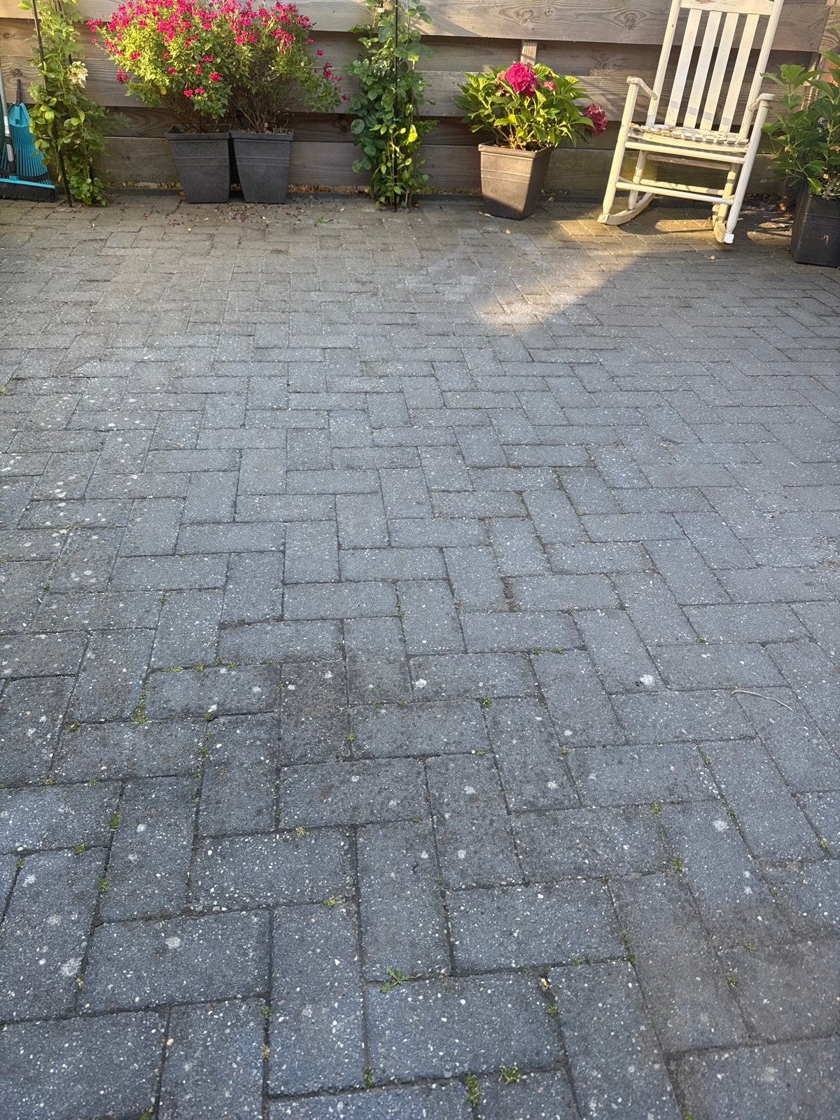 Grijze/antraciet klinkers  +-45m2 zijn al opgestapeld, Tuin en Terras, Ophalen, Gebruikt, Klinkers, 10 m² of meer