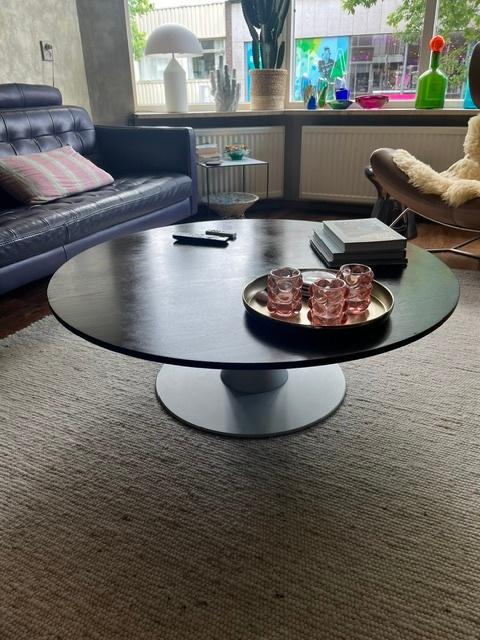 Vintage design zware  salontafel op  tulpvoet brutalistisch, Artifort pastoe eames gelderland leolux metaform linteloo, Gebruikt