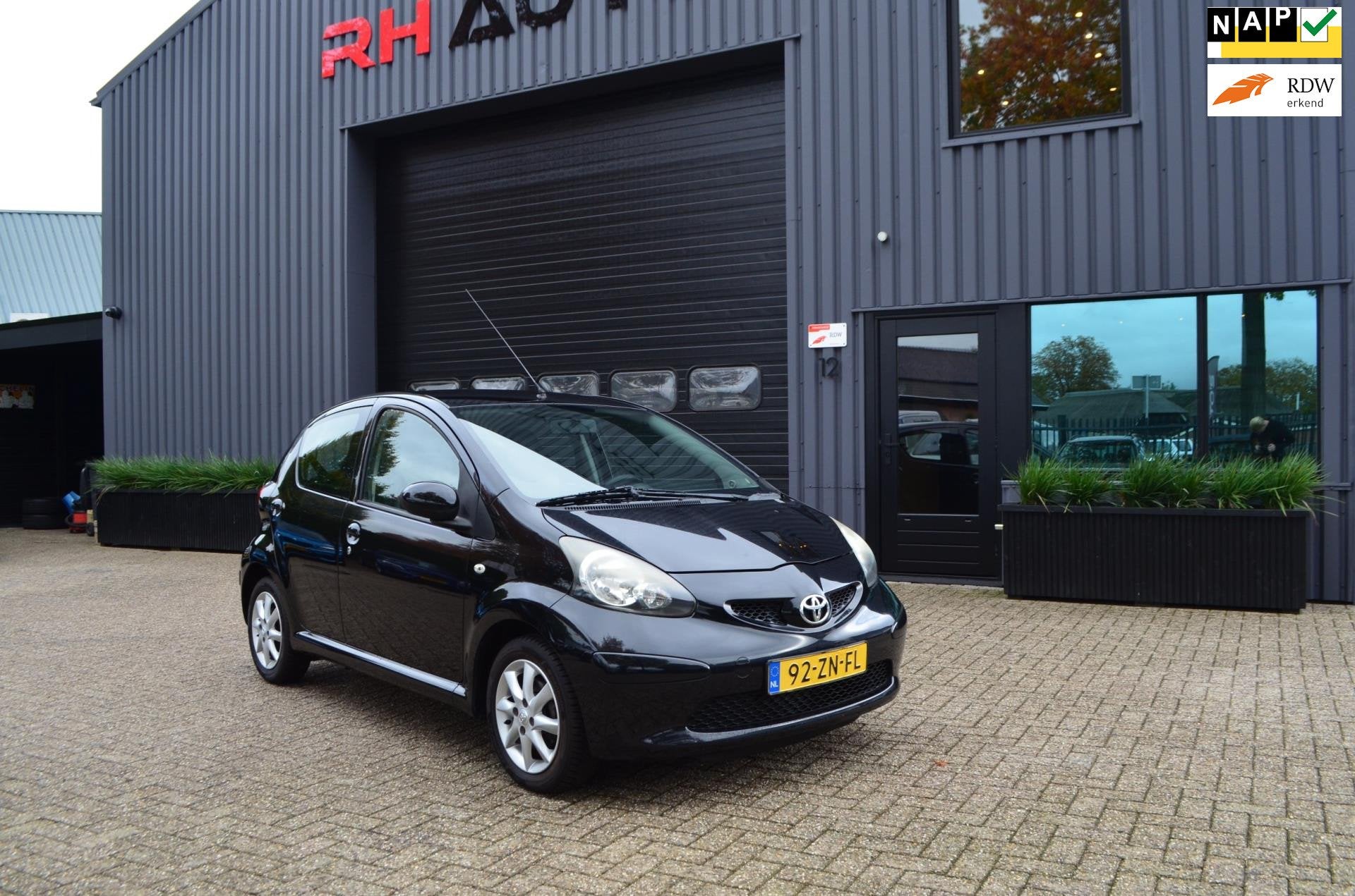 Toyota Aygo 1.0-12V + | 5 Deurs | Nieuwe APK | Nette auto, Voorwielaandrijving, Gebruikt, 4 stoelen, Origineel Nederlands