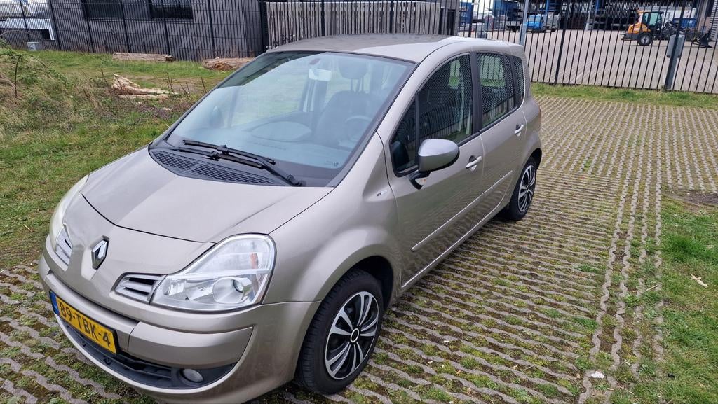 Renault Grand Modus 1.2 16V 2012 Bruin, Auto's, Voorwielaandrijving, Isofix, 74 pk, Zwart
