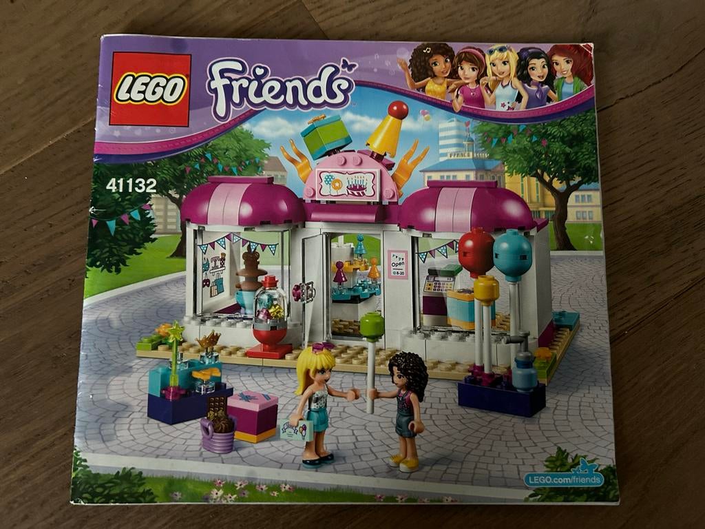 LEGO Friends 41132 Heartlake Cadeauwinkel, Kinderen en Baby's, Speelgoed | Duplo en Lego, Ophalen of Verzenden, Zo goed als nieuw