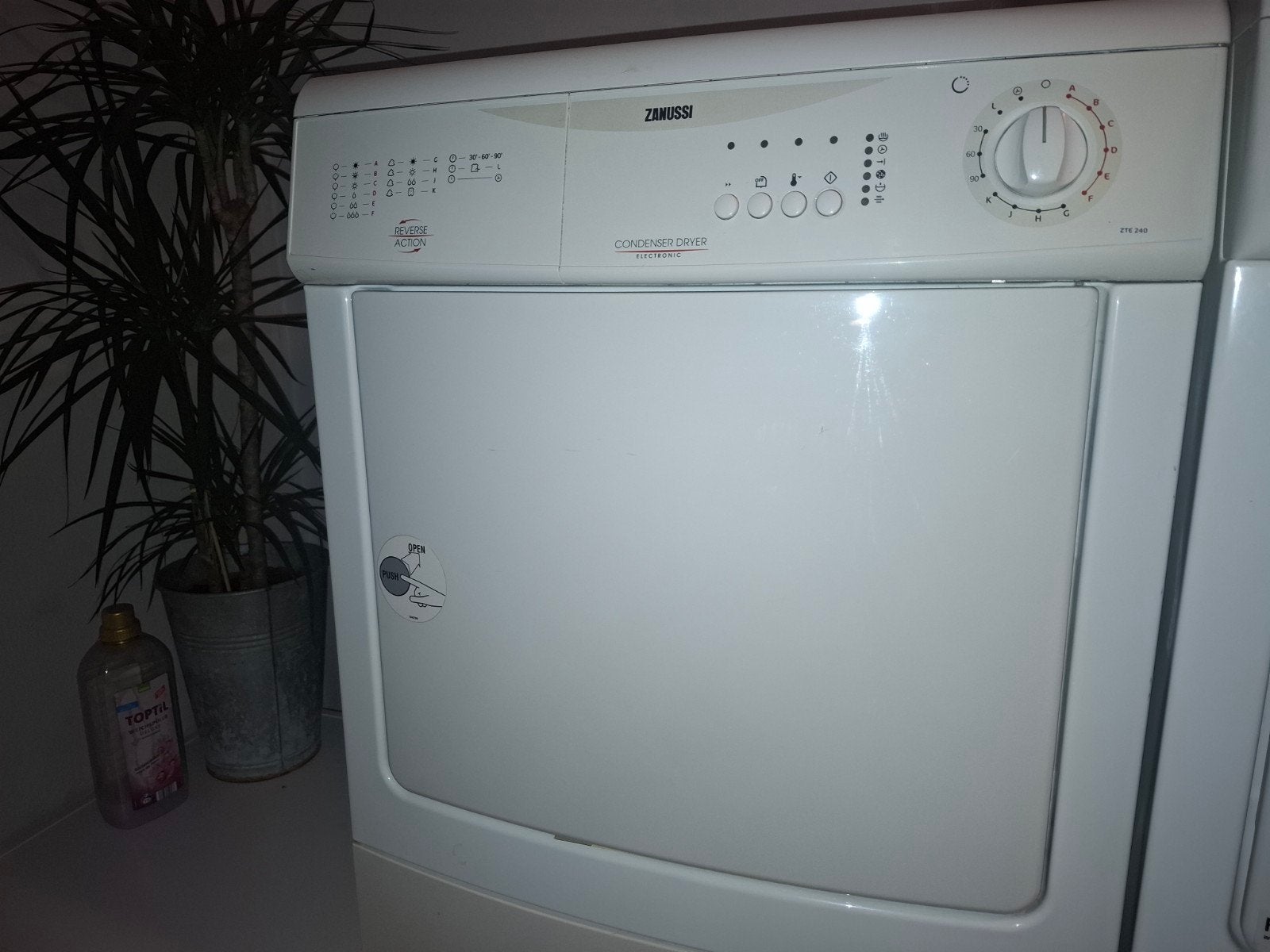 Zanussi Condensdroger -  Zeer Goede Staat, Ophalen, 6 tot 8 kg, Zo goed als nieuw, Voorlader