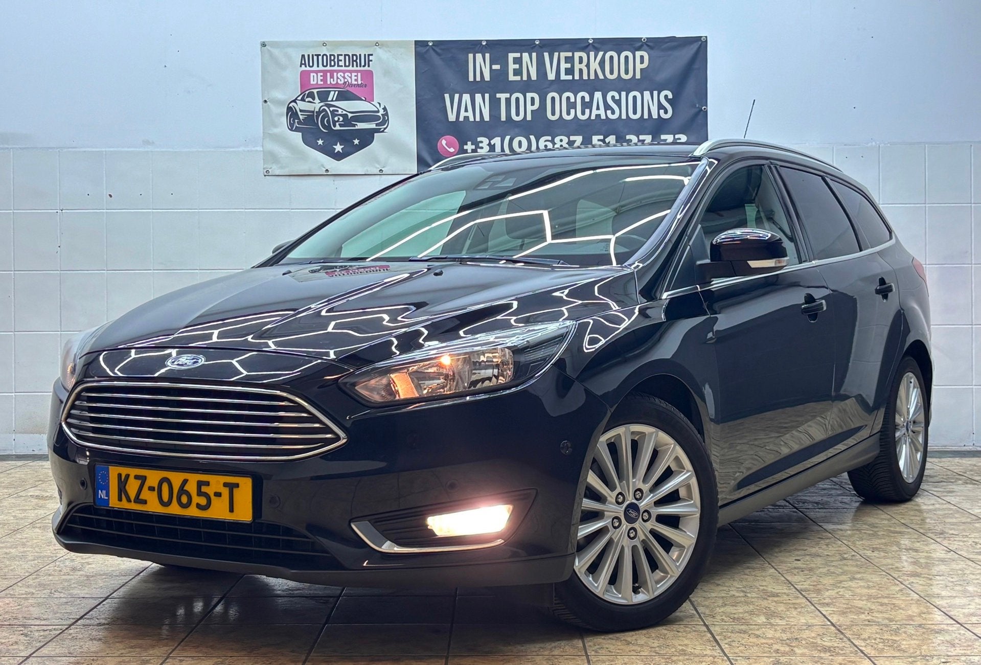 Ford Focus Wagon 1.5 Titanium/ 2DE EIG/ NW APK / Distributie, Navigatiesysteem, Stof, Euro 6, 4 cilinders