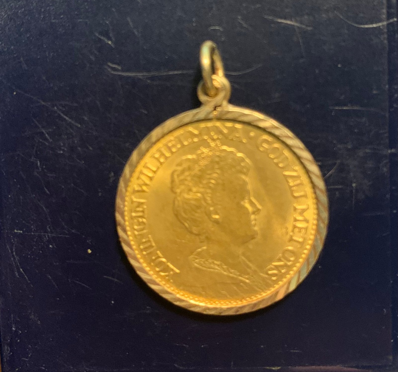 Gouden tientje 1913 in gouden hanger., Ophalen of Verzenden, Zo goed als nieuw, Goud