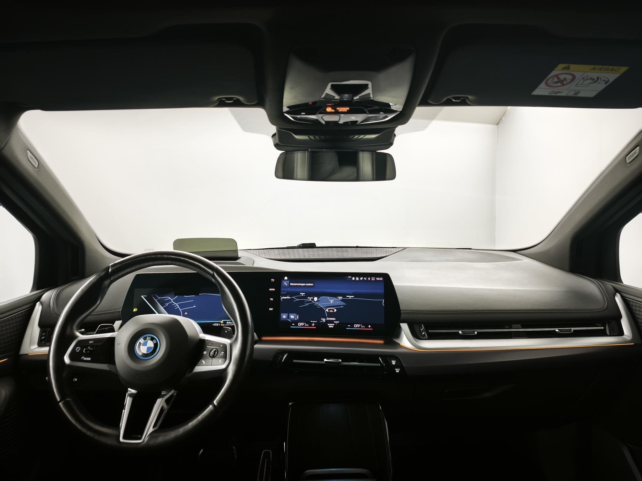 BMW 2-serie Active Tourer 225e xDrive | M-Sport | Panoramada, Automaat, Gebruikt, 16 kWh, 150 min