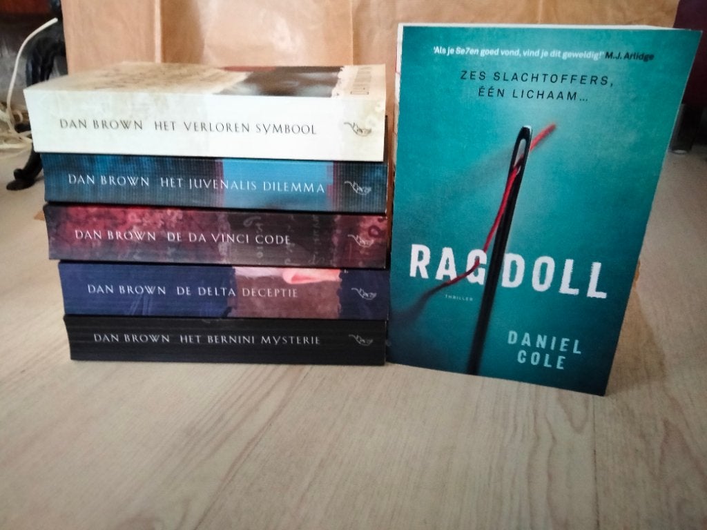 Diverse (o.a.Scandinavische) thrillers, Boeken, Ophalen of Verzenden, Zo goed als nieuw