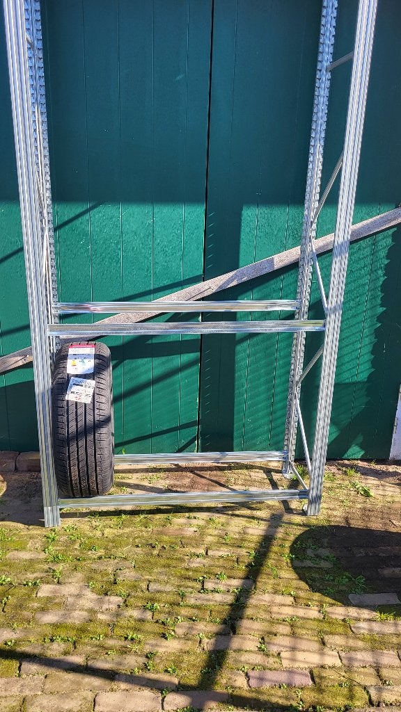 Stellingkast voor banden, bandenstelling. Metalsistem, Ophalen, Gebruikt
