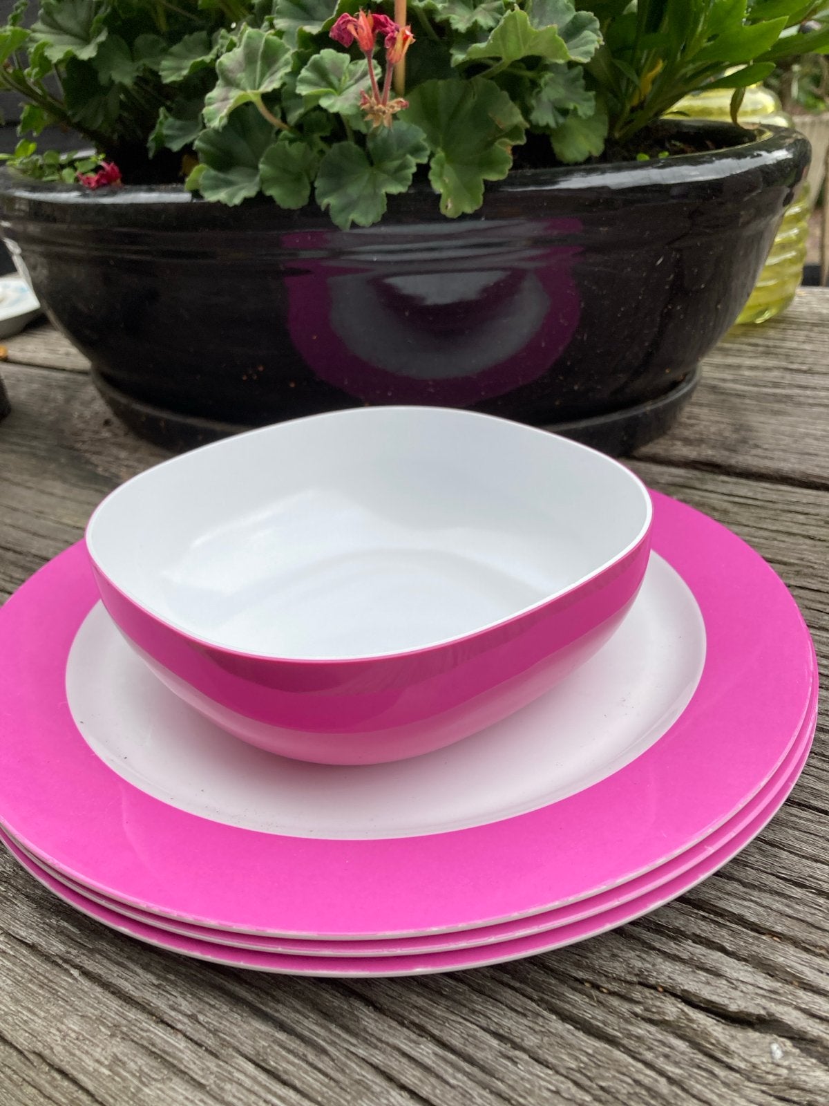 Mepal kampeer servies: 3 borden en schaaltje fuchsia, Ophalen of Verzenden, Gebruikt