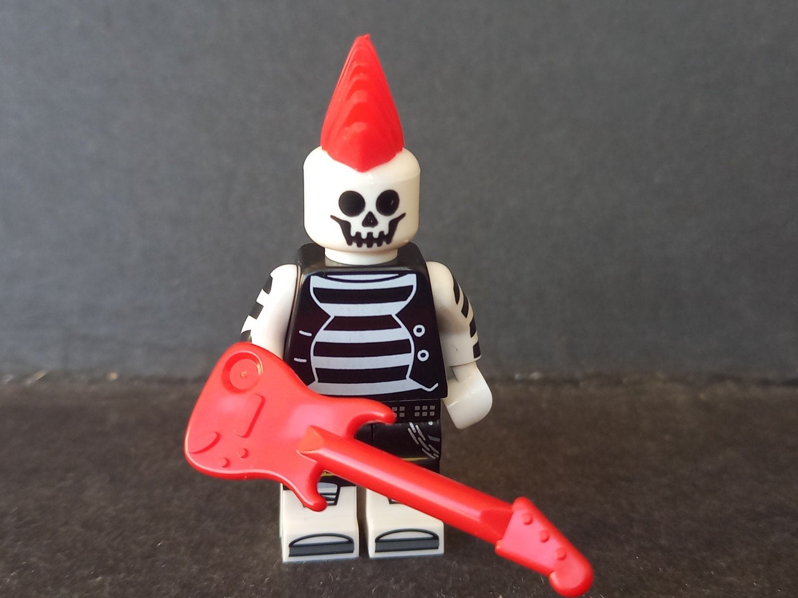 Lego minifig NIEUW BAM Skelet Skeleton Halloween Muziekband, Ophalen of Verzenden, Nieuw, Minifiguur, Lego