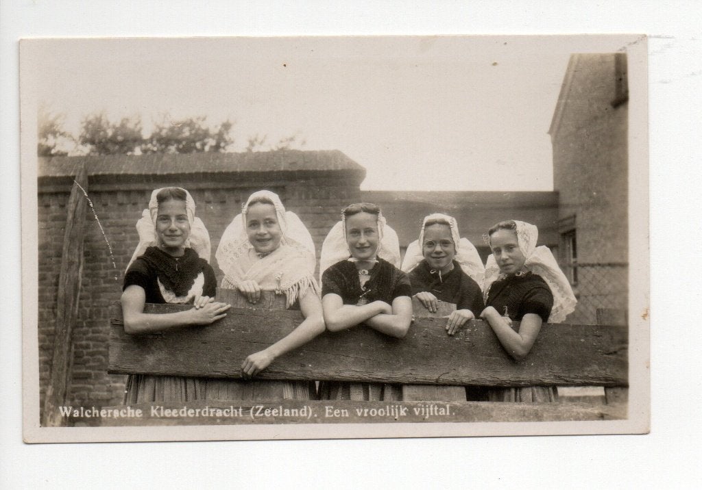 Ansichtkaart Walcherse Klederdracht (Zeeland) - Vrolijke 5, Ophalen of Verzenden, 1920 tot 1940, Ongelopen, Zeeland