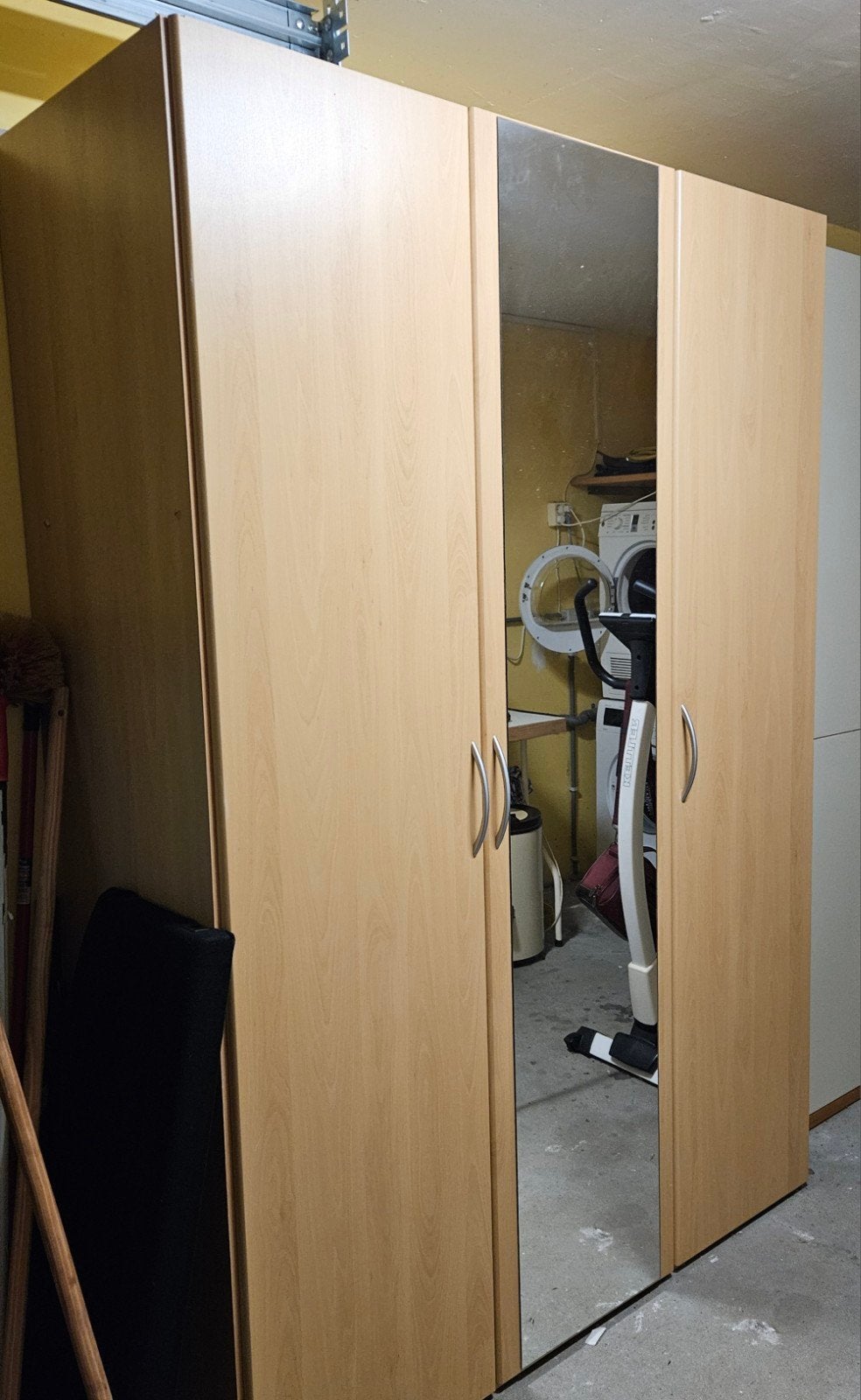 Kledingkast met spiegel en planken, Huis en Inrichting, Kasten | Kledingkasten, Ophalen, Met deur(en), Gebruikt, 100 tot 150 cm