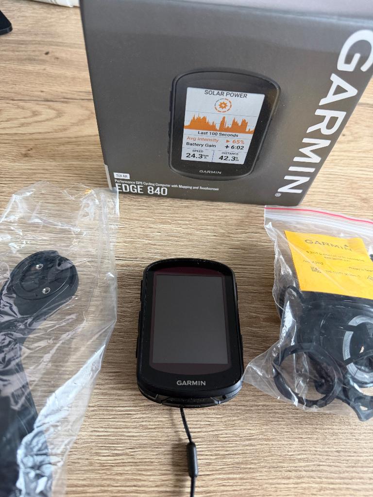 Garmin Edge 840 Solar, Fietsen en Brommers, Fietsaccessoires | Fietscomputers, Ophalen of Verzenden, Draadloos, Zo goed als nieuw