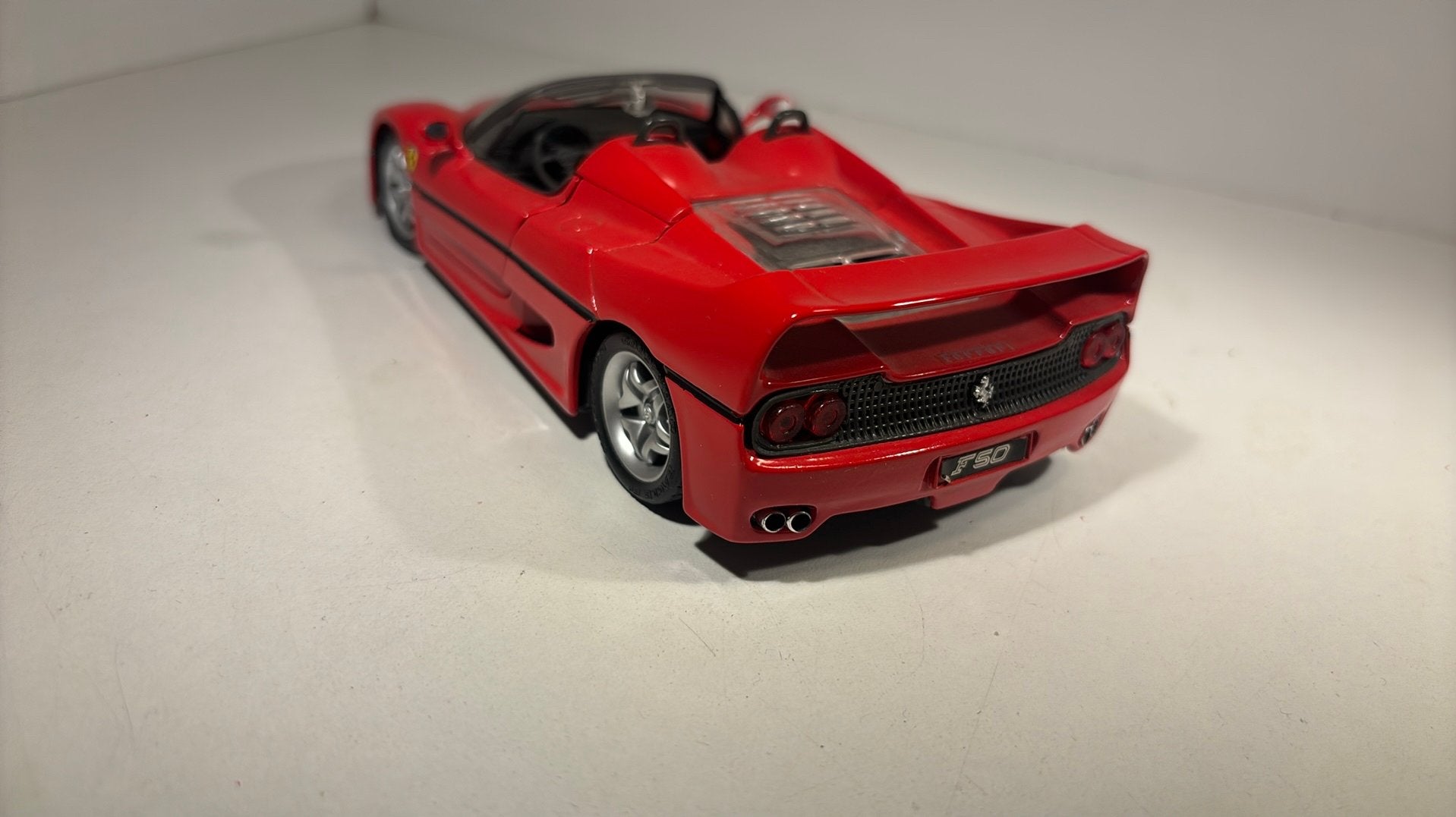 Ferrari f50 spyder maisto 1.24, Hobby en Vrije tijd, Modelauto's | 1:24, Maisto, Ophalen of Verzenden, A, A