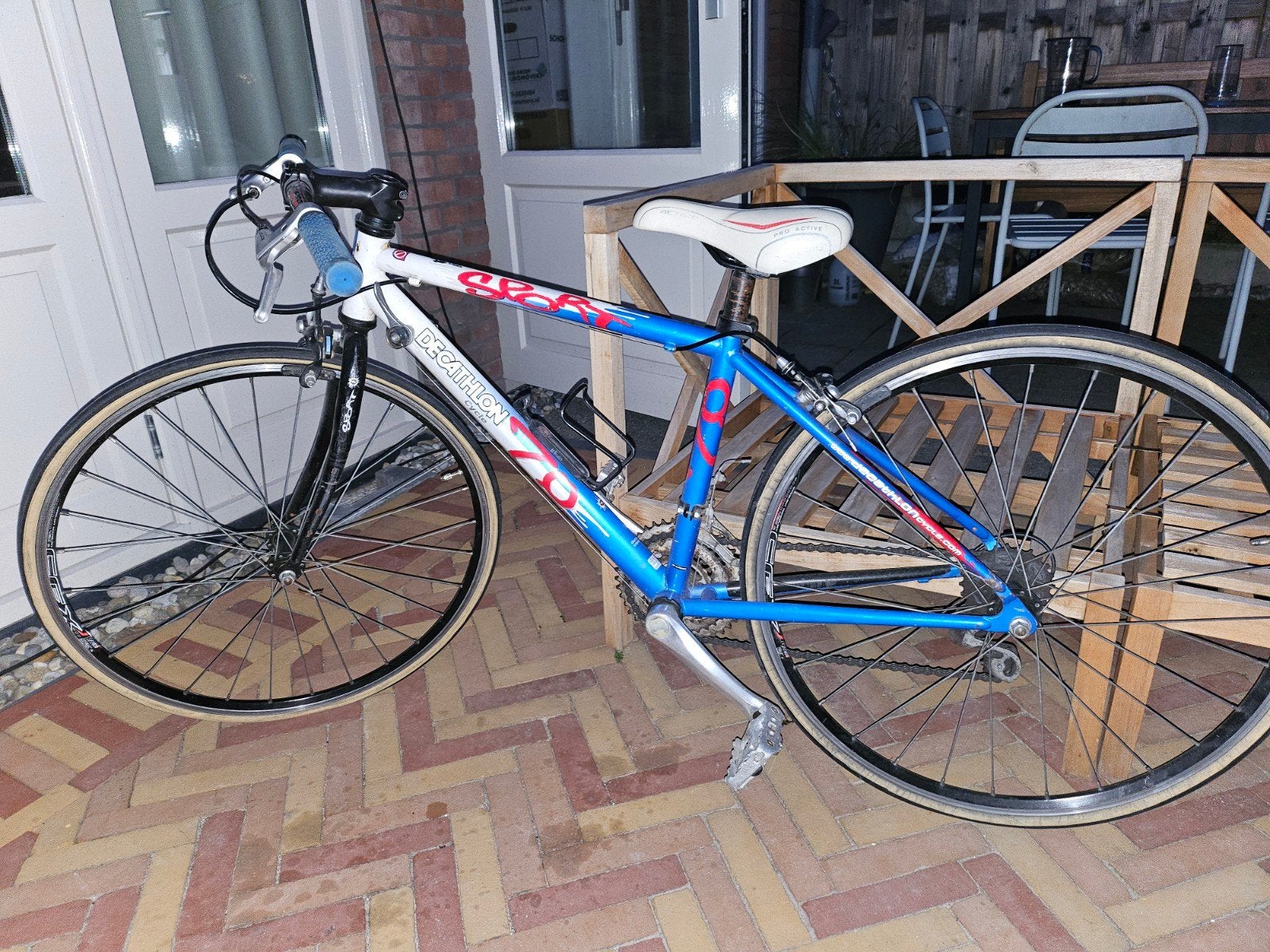 Decathlon racefiets, blauw/wit, 28 inch, 14 versnellingen, Fietsen en Brommers, Fietsen | Racefietsen, Gebruikt, Overige merken