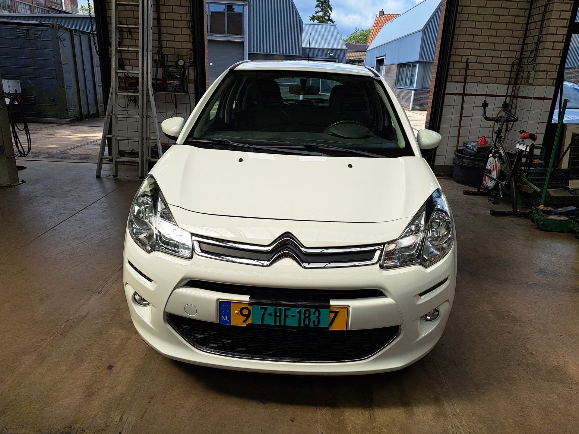 Citroen C3 1.2 PURETECH AUTOMAAT AIRCO ECC NIEUWSTAAT, Auto's, Stof, 1199 cc, 82 pk, Wit