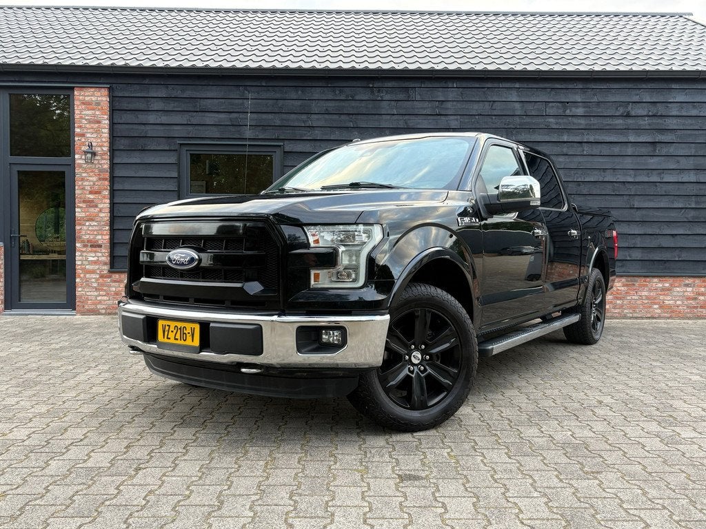 Ford F 150 Lariat V8 - 4x4 -Crew cab - Pano - lage bijtellin, Automaat, Gebruikt, F-150, Zwart