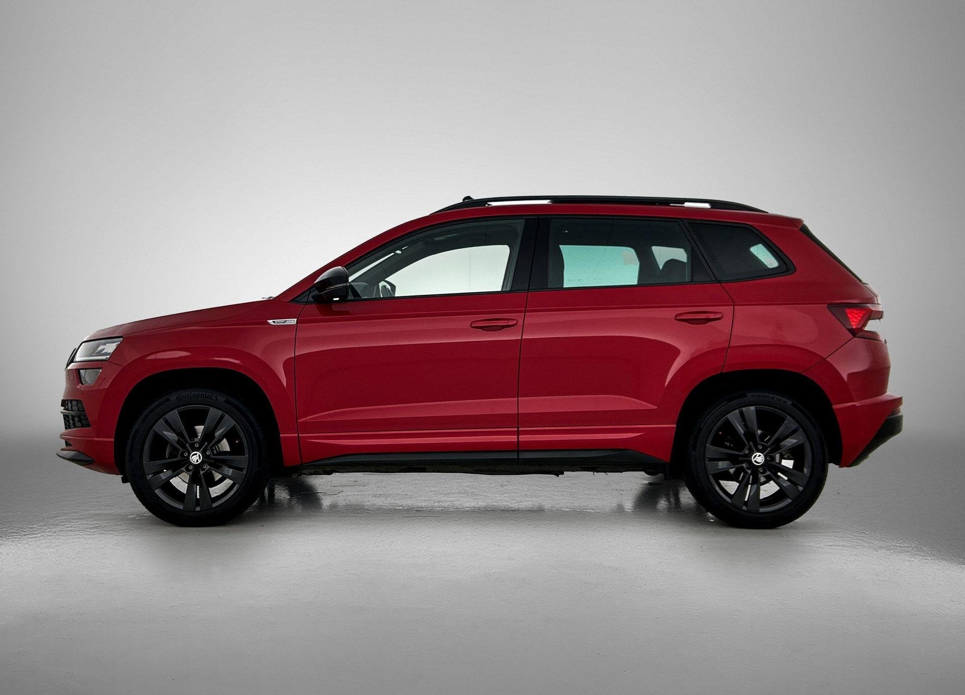 Skoda Karoq 1.5 TSI ACT Sportline Business | TREKHAAK | PANO, Auto's, Stof, 4 cilinders, Bedrijf, 690 kg