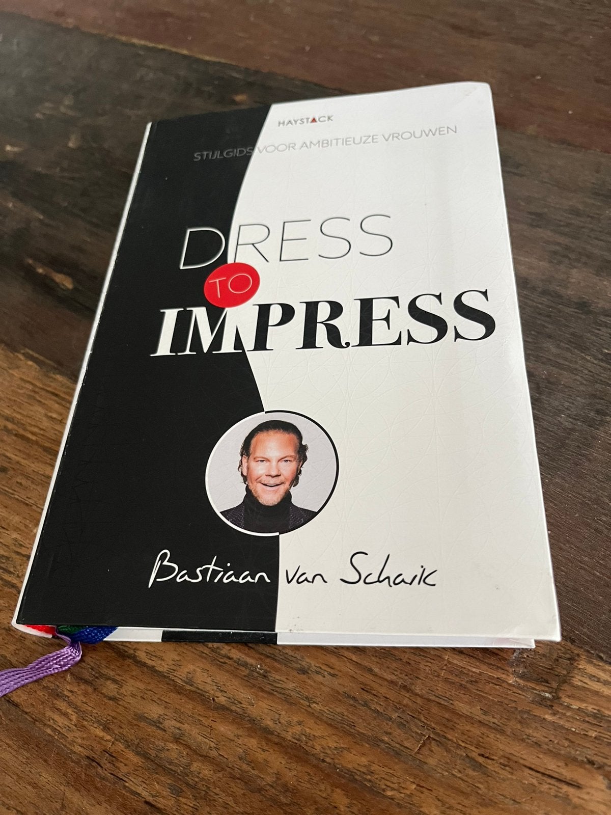 Bastiaan van Schaik - Dress to impress, Ophalen of Verzenden, Zo goed als nieuw, Natuurwetenschap, Bastiaan van Schaik