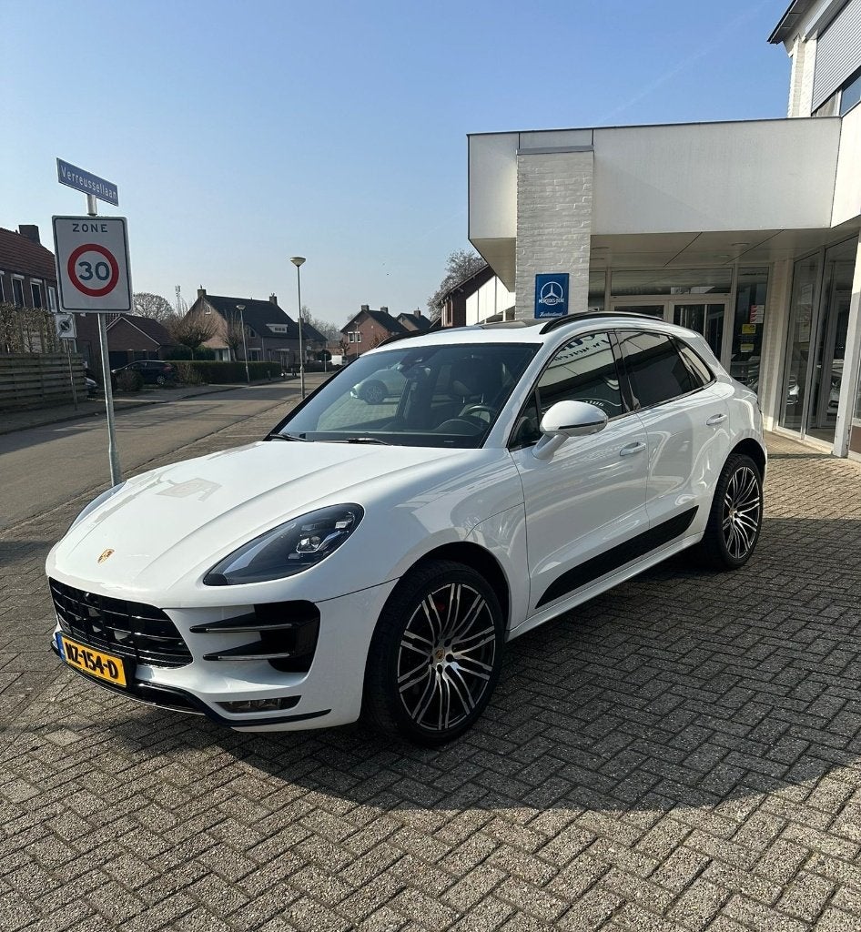 Porsche Macan Turbo Performance Package 440PK | Origineel NL, Auto's, Porsche, Automaat, Zwart, 1900 kg, Vierwielaandrijving