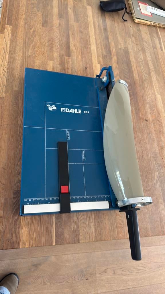 Papier snijmachine, Ophalen, Zo goed als nieuw