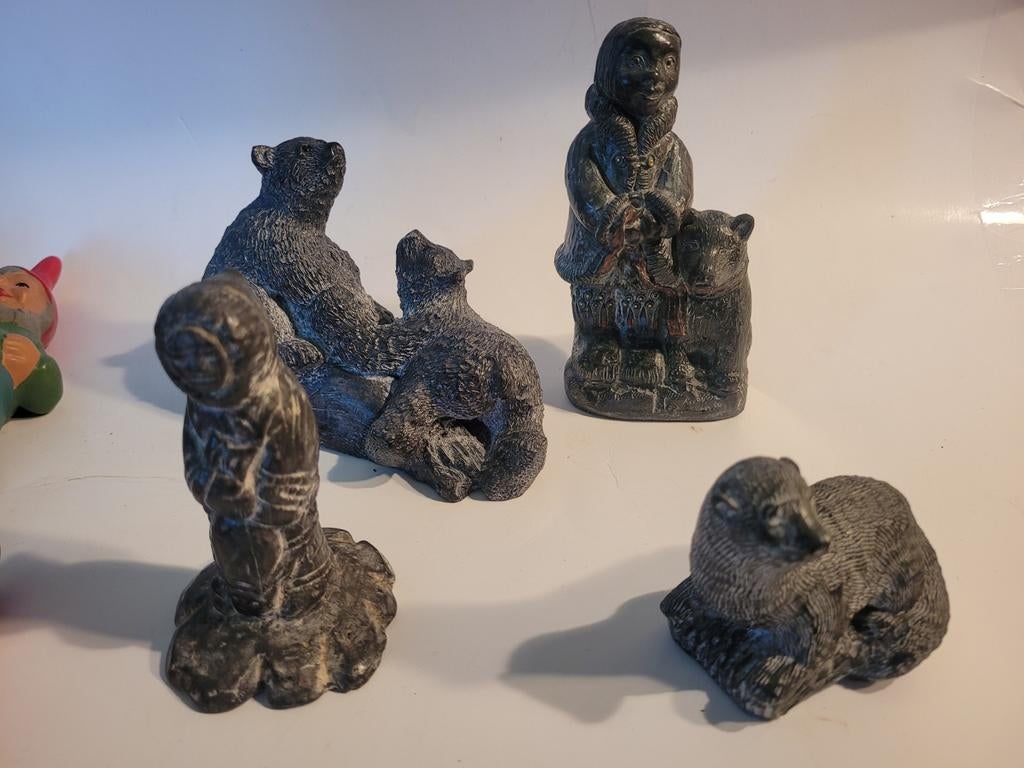 Inuit beeldje eskimo otter beer steen Wolf Canada, Verzamelen, Beelden en Beeldjes, Ophalen of Verzenden, Zo goed als nieuw, Dier