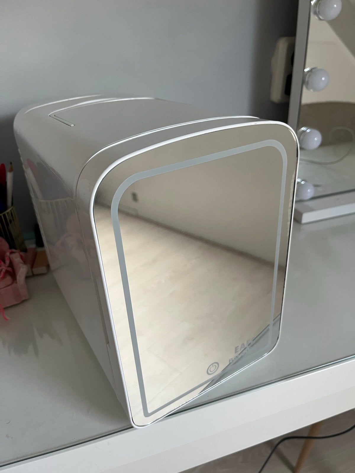 Mini Koelkast / Koelbox met spiegel en autolader, Ophalen, Zonder vriesvak, Minder dan 45 cm, Minder dan 85 cm