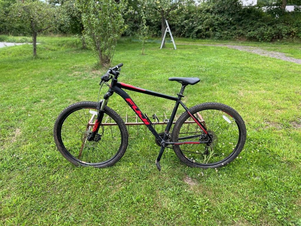 Aangeboden: 9 mountainbikes van de merken Merida en Fuji., Fietsen en Brommers, Fietsen | Mountainbikes en ATB, Hardtail, Ophalen