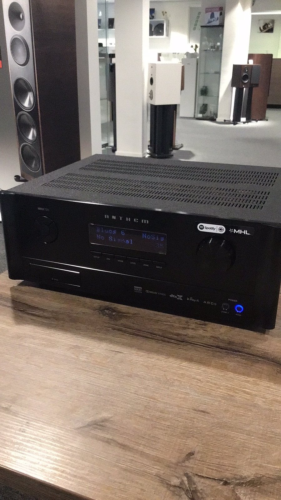 Anthem MRX 720 surround receiver in nieuwstaat, Audio, Tv en Foto, Versterkers en Receivers, Ophalen, Zo goed als nieuw, 120 watt of meer