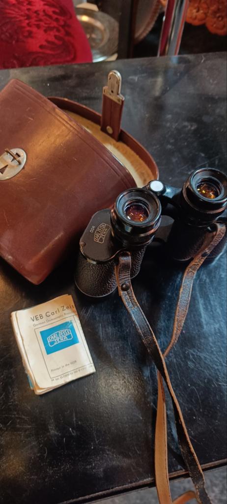 Carl Zeiss Jena Verrekijker met Hoes en Handleiding, Gebruikt, 8 tot 12x, Met hoes of tas, Porro (met knik)