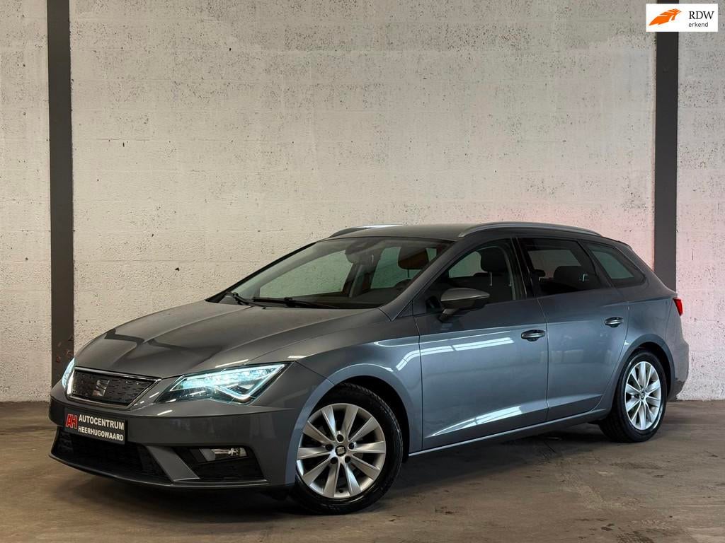SEAT Leon ST 1.0 EcoTSI Automaat|LED|Navi|Camera|Carplay|Cru, Auto's, Seat, Stof, Gebruikt, Zwart, Leon