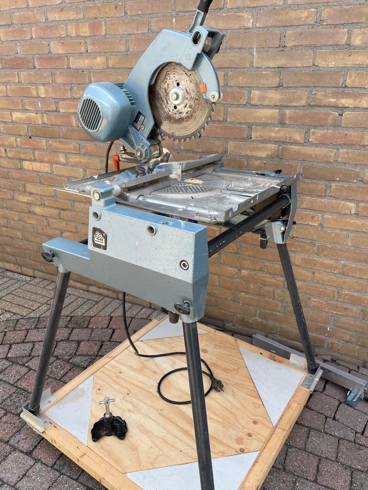 Proffecionele ELU cirkel zaagmachine, Ophalen, Zo goed als nieuw, Afkortzaag, 30 tot 70 mm