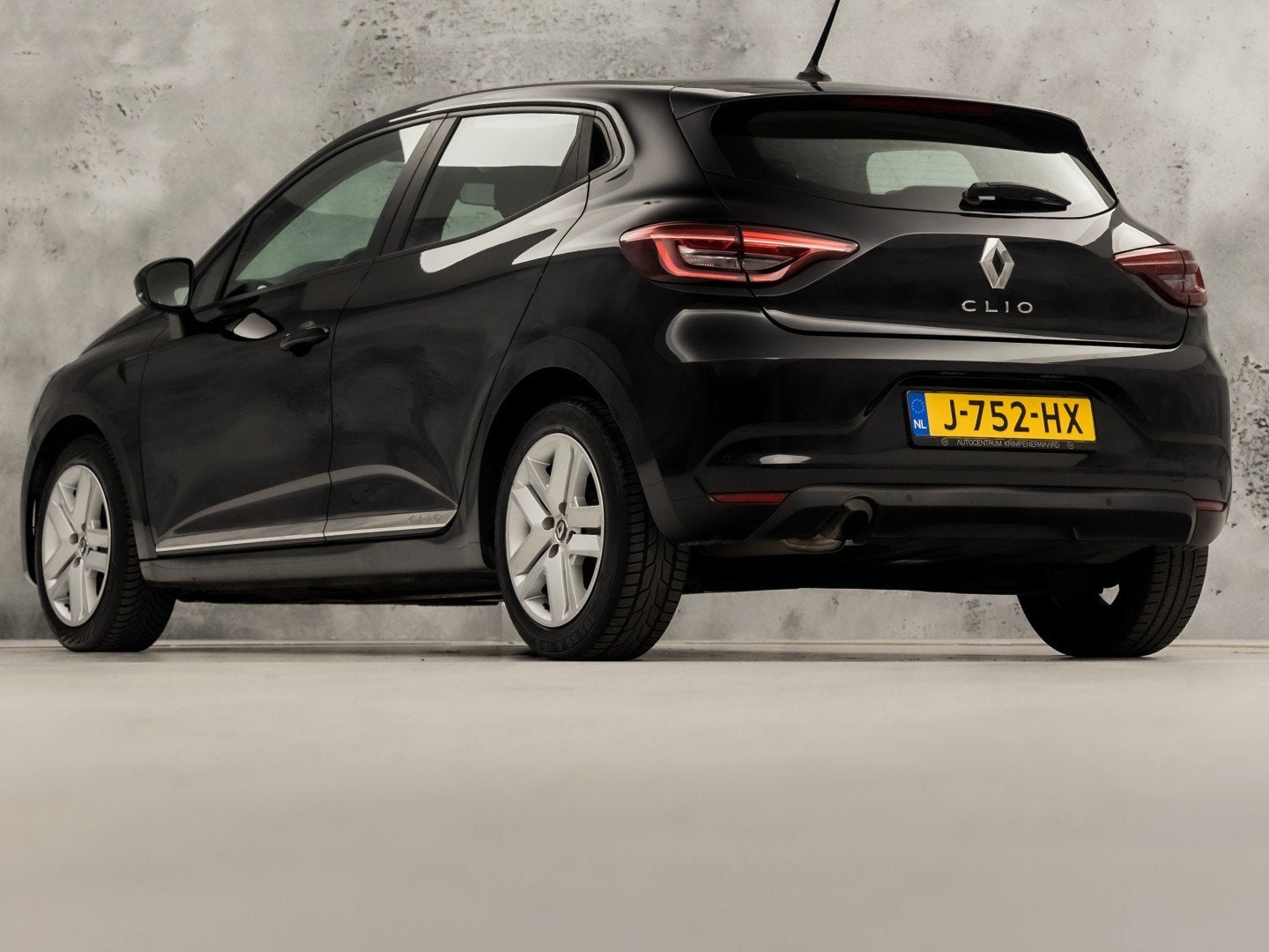 Renault Clio 1.0 TCe Sport (APPLE CARPLAY, GROOT NAVI, PARKE, Voorwielaandrijving, 12 maanden, Gebruikt, 580 kg