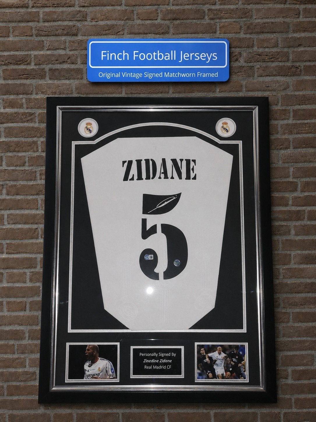FRAMED SIGNED REAL MADRID HOME 01/02 ZINÉDINE ZIDANE 5, Ophalen of Verzenden, Nieuw, Buitenlandse clubs, Shirt