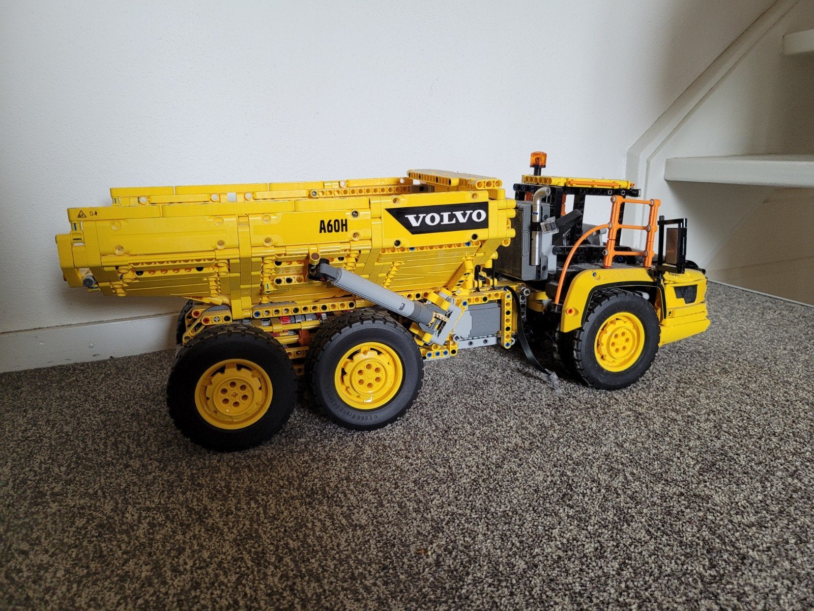 Lego Technic Volvo A60H Dumper met doos en handleiding, Ophalen, Zo goed als nieuw, Overige merken