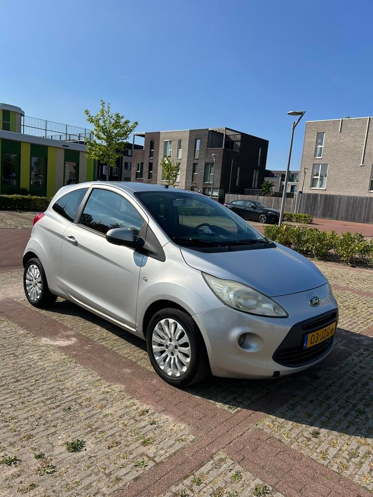Ford Ka 1.2 51KW 2009 Grijs, Voorwielaandrijving, 1242 cc, 4 cilinders, 4 stoelen