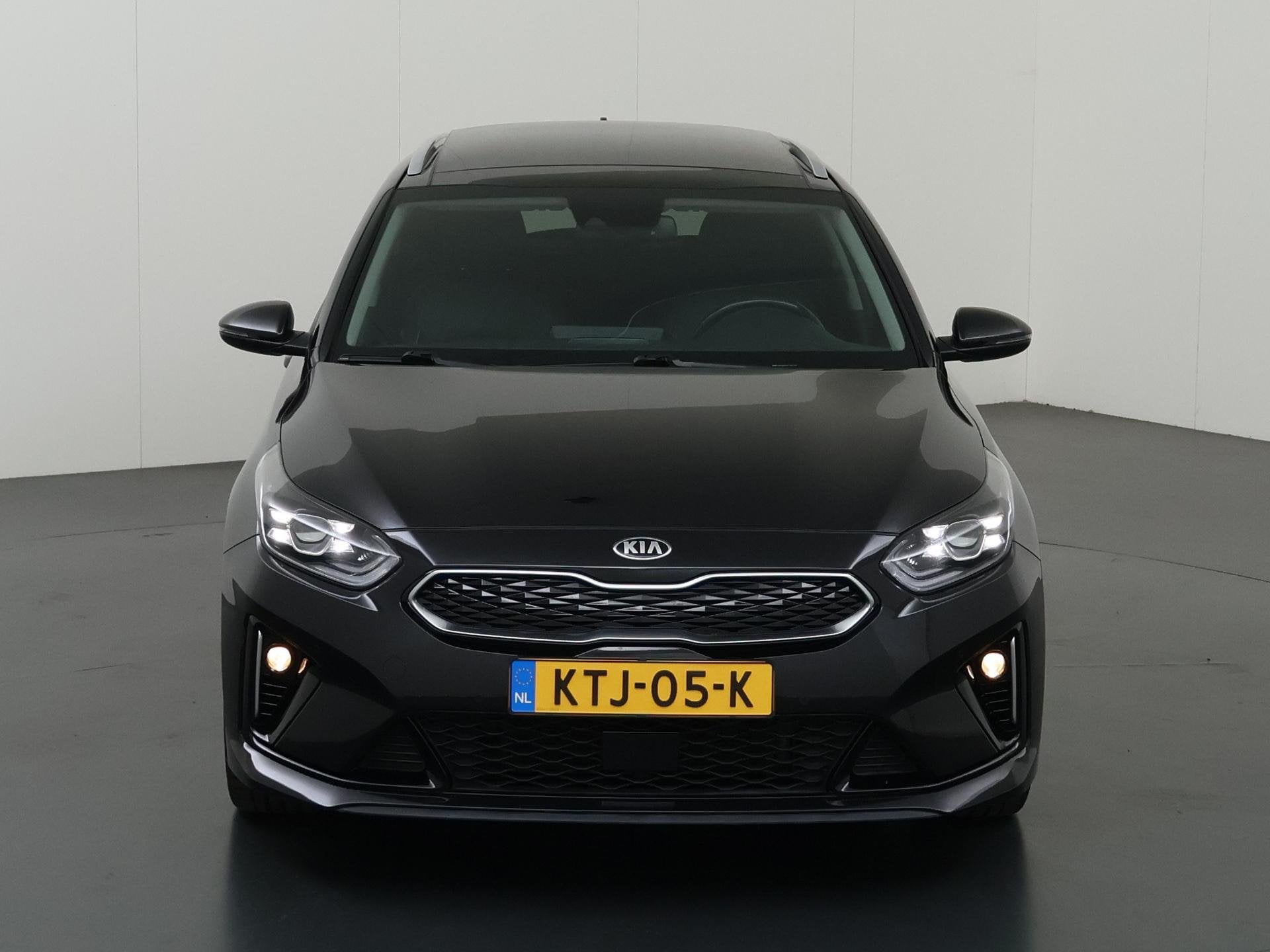 Kia Ceed Sportswagon 1.6 GDI PHEV ExecutiveLine | Tekhaak |, Gebruikt, Zwart, Lichtsensor, Geïmporteerd