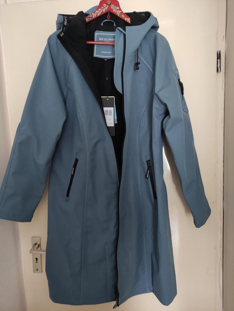 Nieuw! Ilse Jacobsen jas in een mooie blauwe kleur., Ophalen of Verzenden, Nieuw, Maat 42/44 (L), Blauw