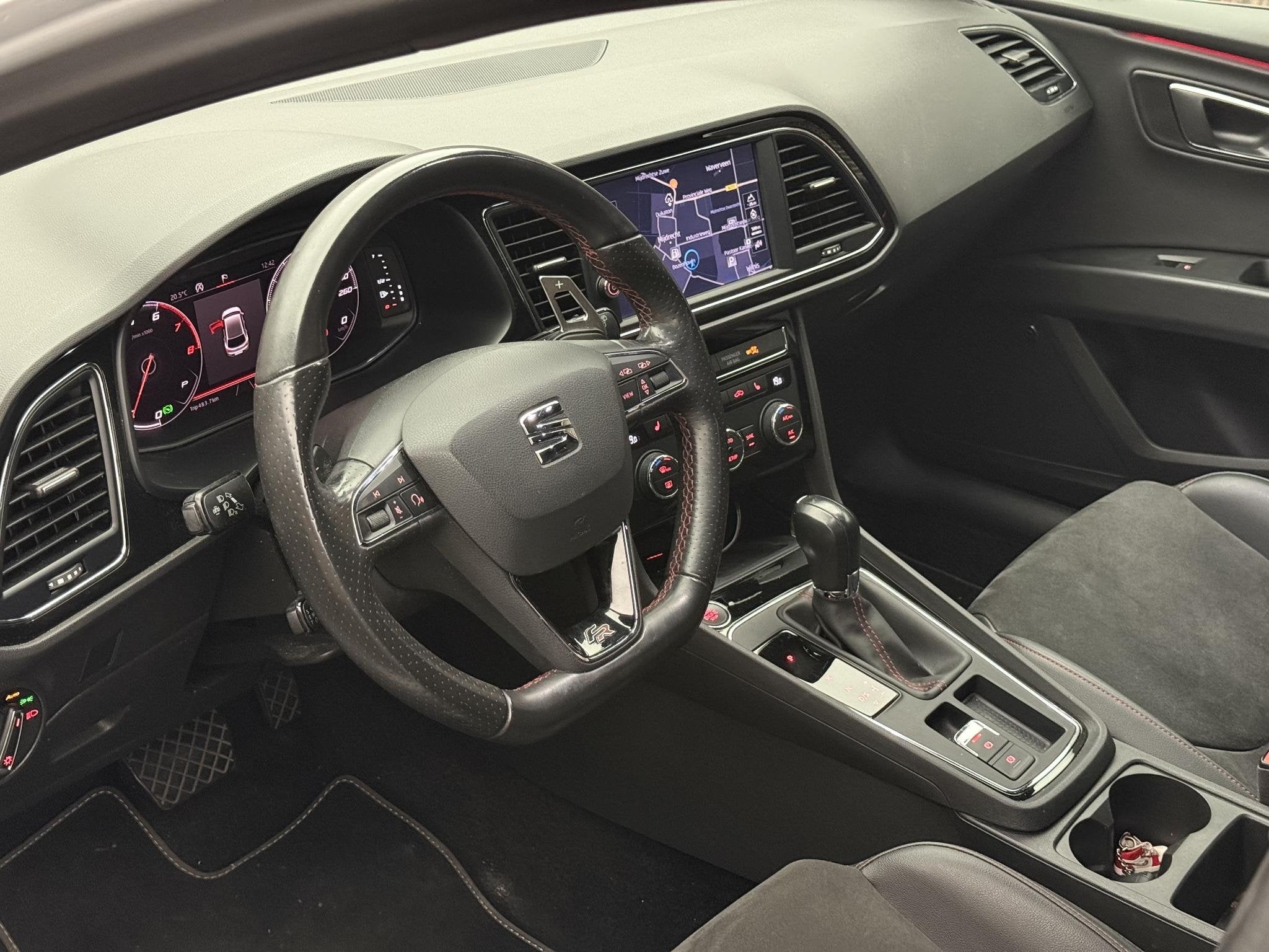 SEAT Leon 1.5 TSI FR Ultimate Edition Black | Pano | Camera, Euro 6, 4 cilinders, 150 pk, Wit